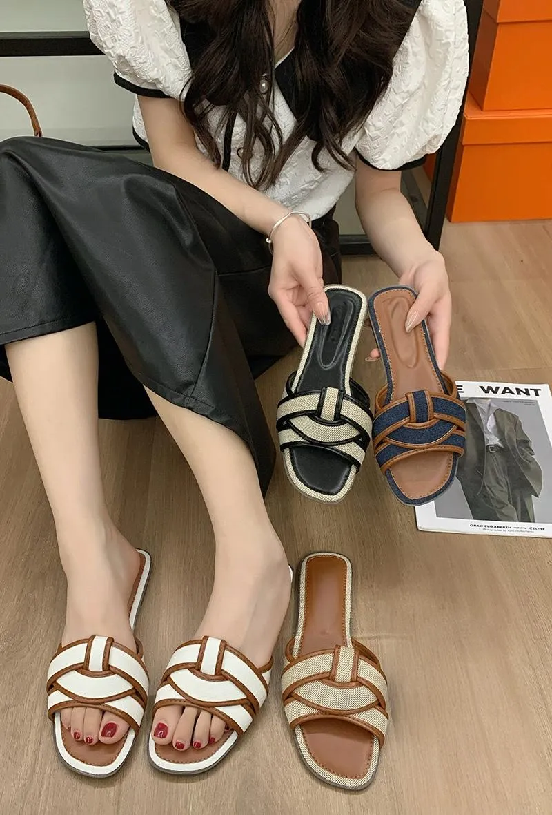 CROSS OVER STRAP FLAT SANDALS IN BLUE