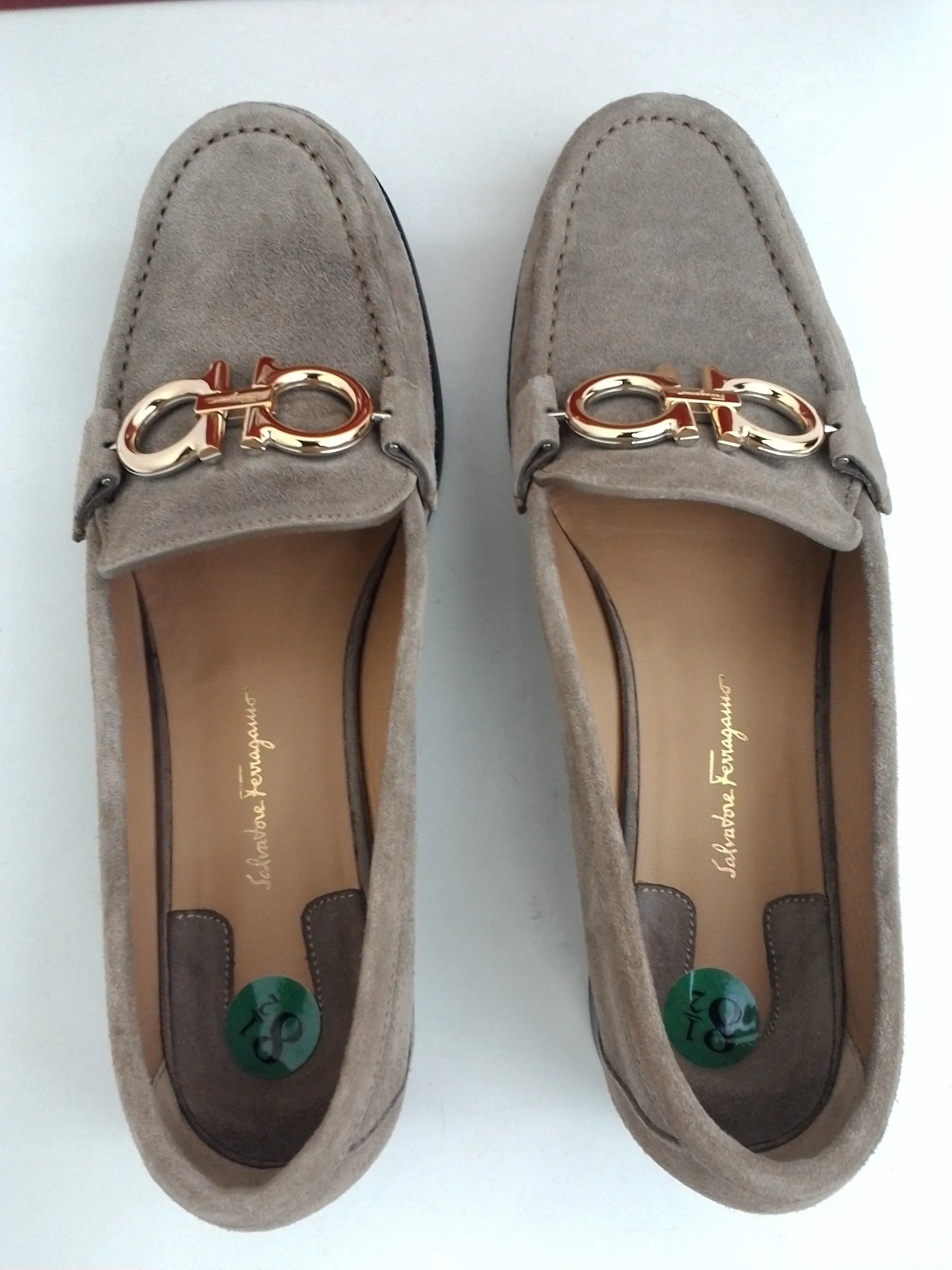 Salvatore Ferragamo Women's Rolo Fango Buckle Suede Calf Size 8.5 C