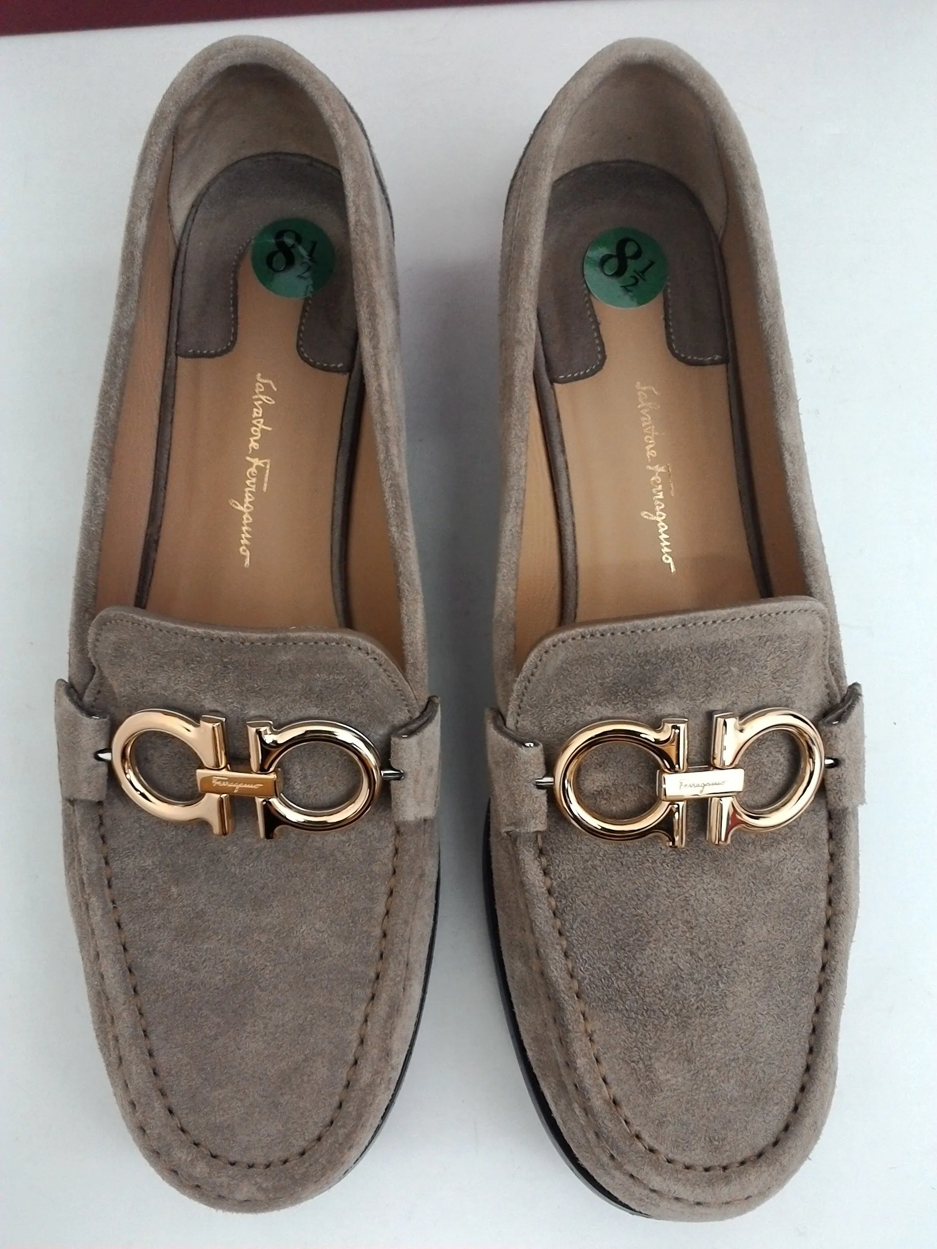 Salvatore Ferragamo Women's Rolo Fango Buckle Suede Calf Size 8.5 C