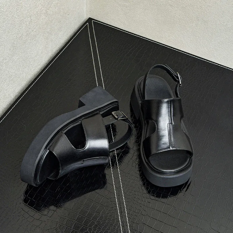 Serpatura Classic Sandal Design