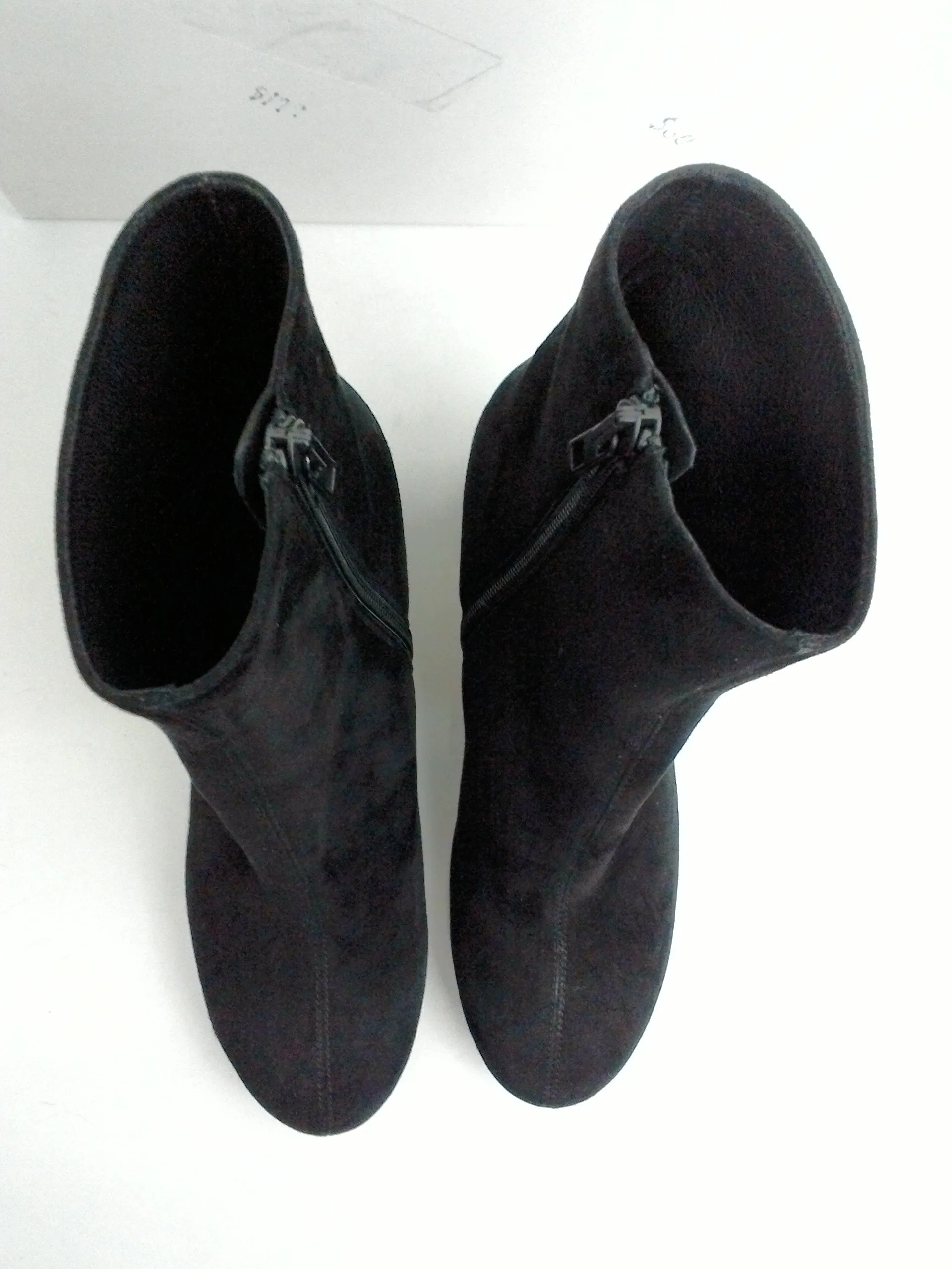 Vince Women's Tasha 2 Black Suede Booties Size 6.5 M