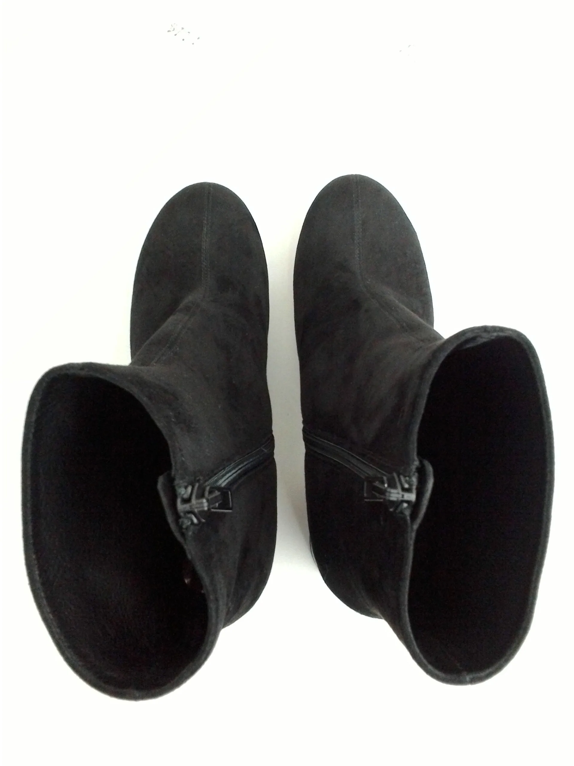 Vince Women's Tasha 2 Black Suede Booties Size 6.5 M