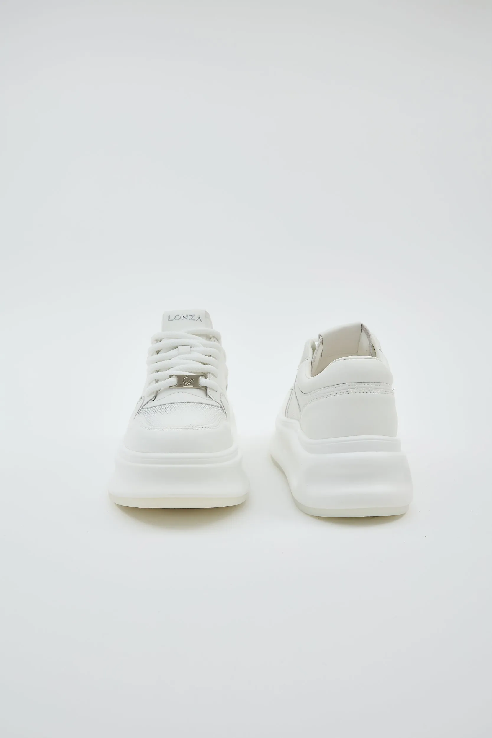 Zanda White